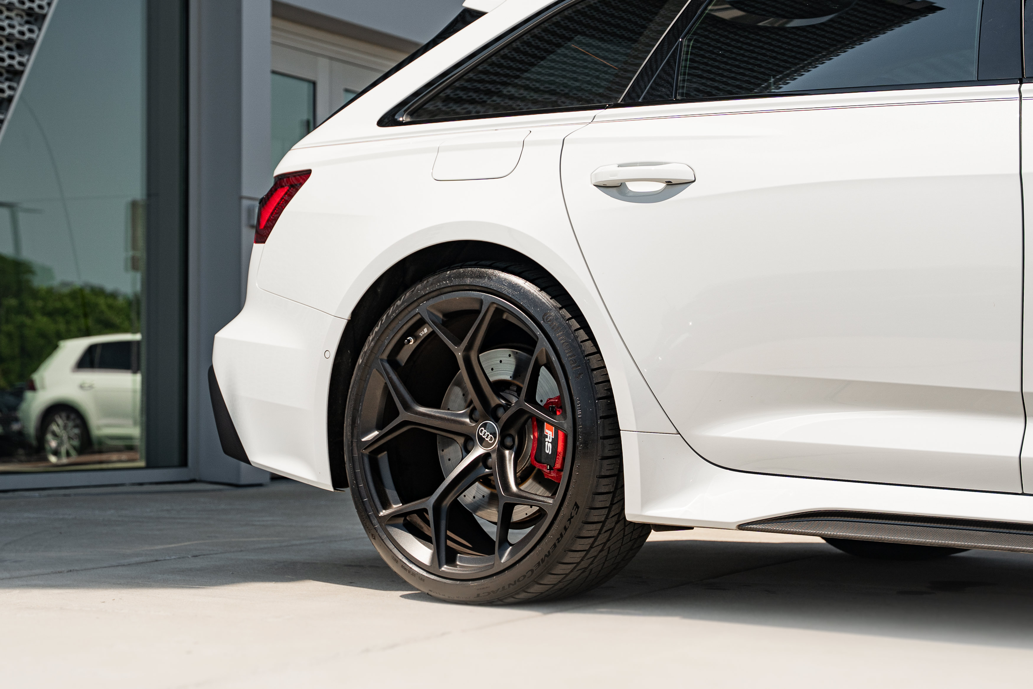 Certified 2025 Audi RS 6 performance AWD/4WD image 43