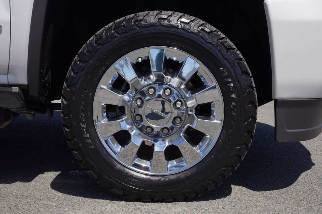 Used 2018 GMC Sierra 2500 Denali w/ Duramax Plus Package AWD/4WD image 11