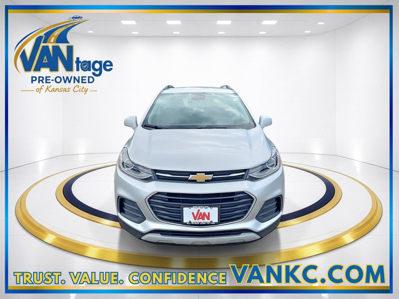 Used 2019 Chevrolet Trax LT w/ LT Convenience Package FWD image 2