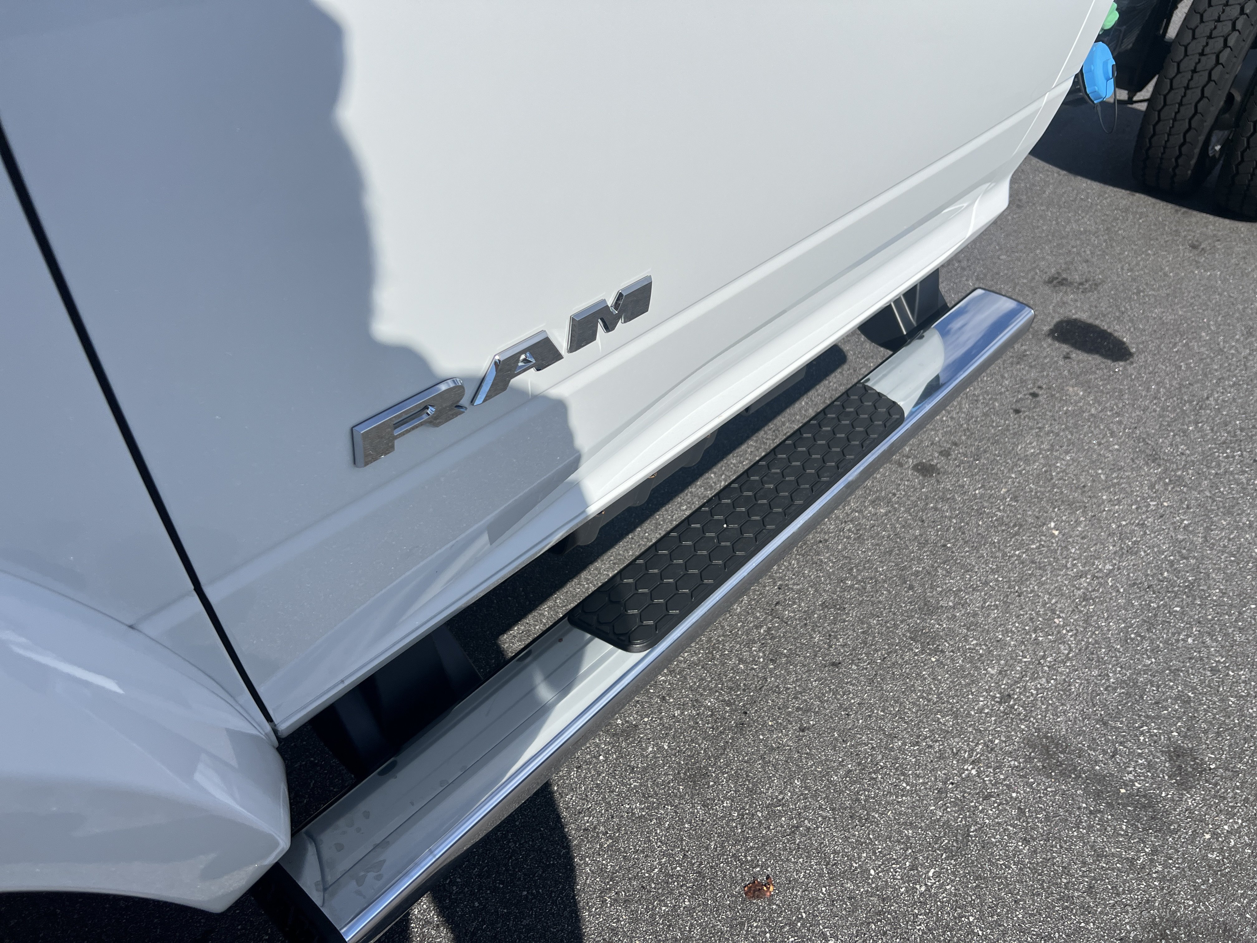 Used 2023 RAM 5500 SLT w/ Quick Order Package 2YG SLT AWD/4WD image 12