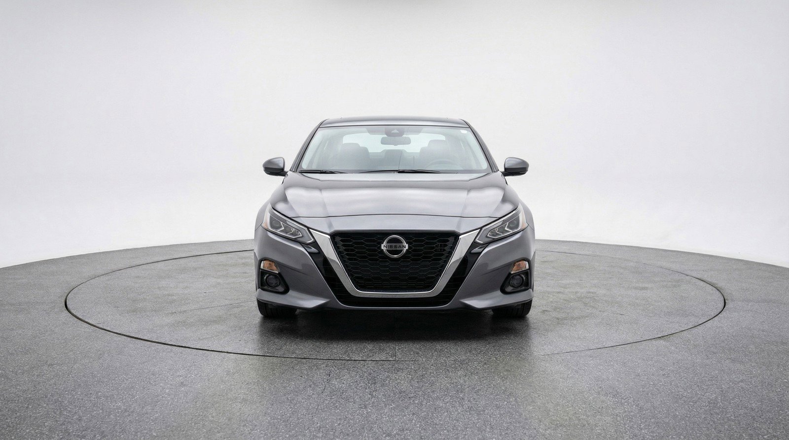 Used 2025 Nissan Altima 2.5 SV image 2