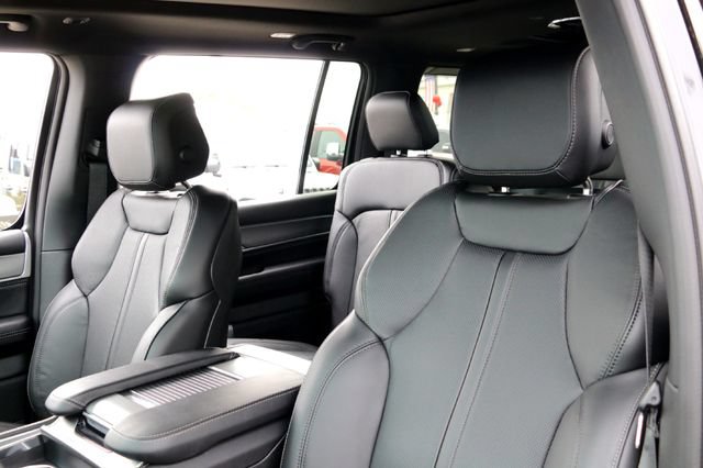 New 2026 Jeep Grand Wagoneer 4WD w/ Premium Group I image 10