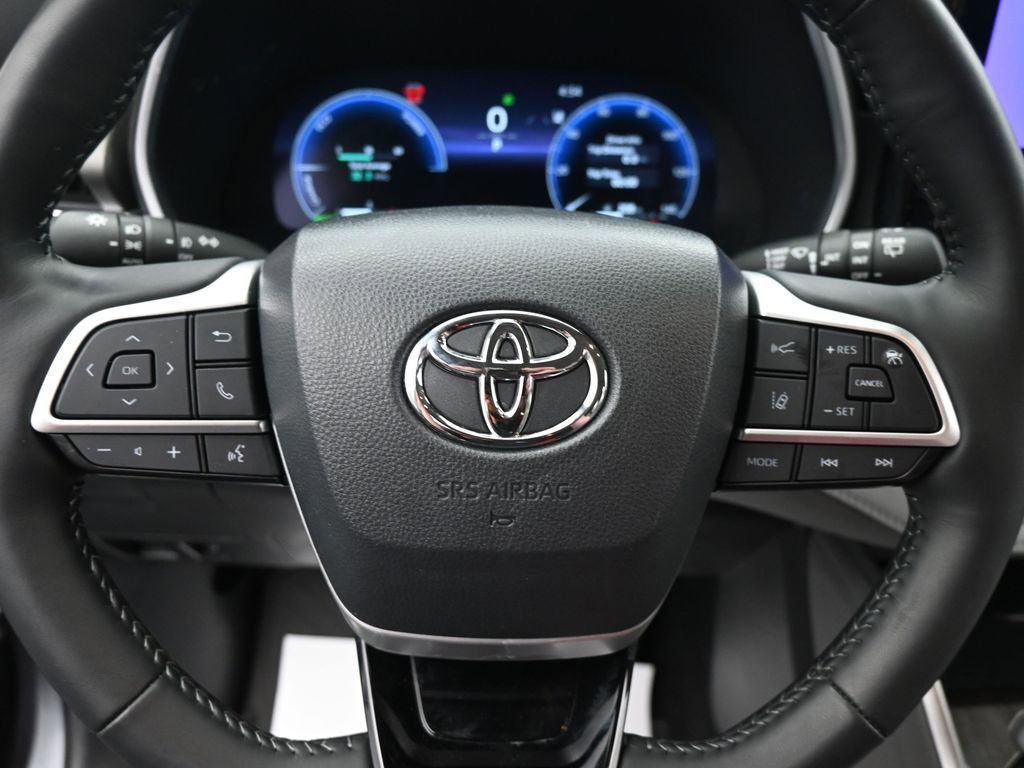 Used 2024 Toyota Highlander Limited AWD/4WD image 21