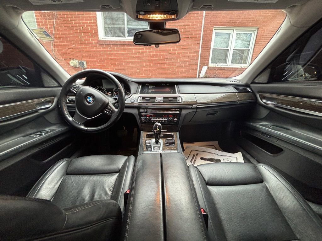 Used 2014 BMW 750Li 750Li w/ Executive Package image 19