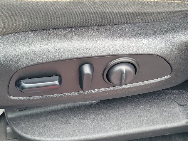 Used 2019 Chevrolet Traverse LT FWD image 6