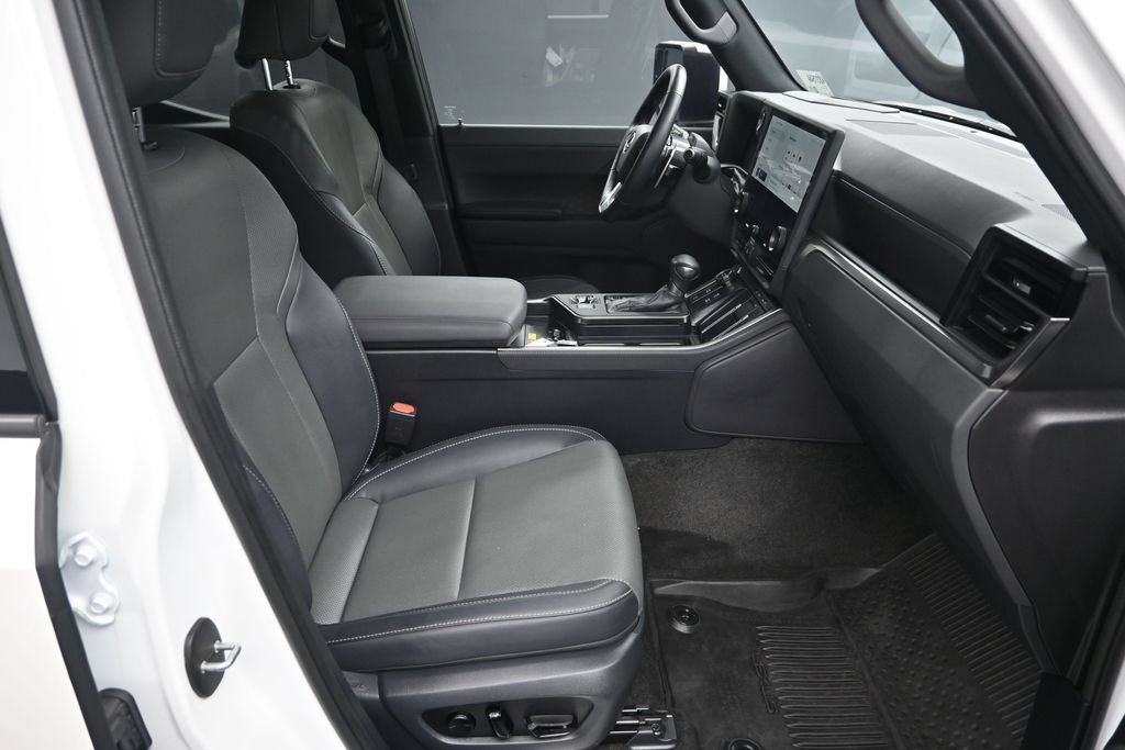 Used 2024 Lexus GX 550 w/ Accessory Package (31) AWD/4WD image 41
