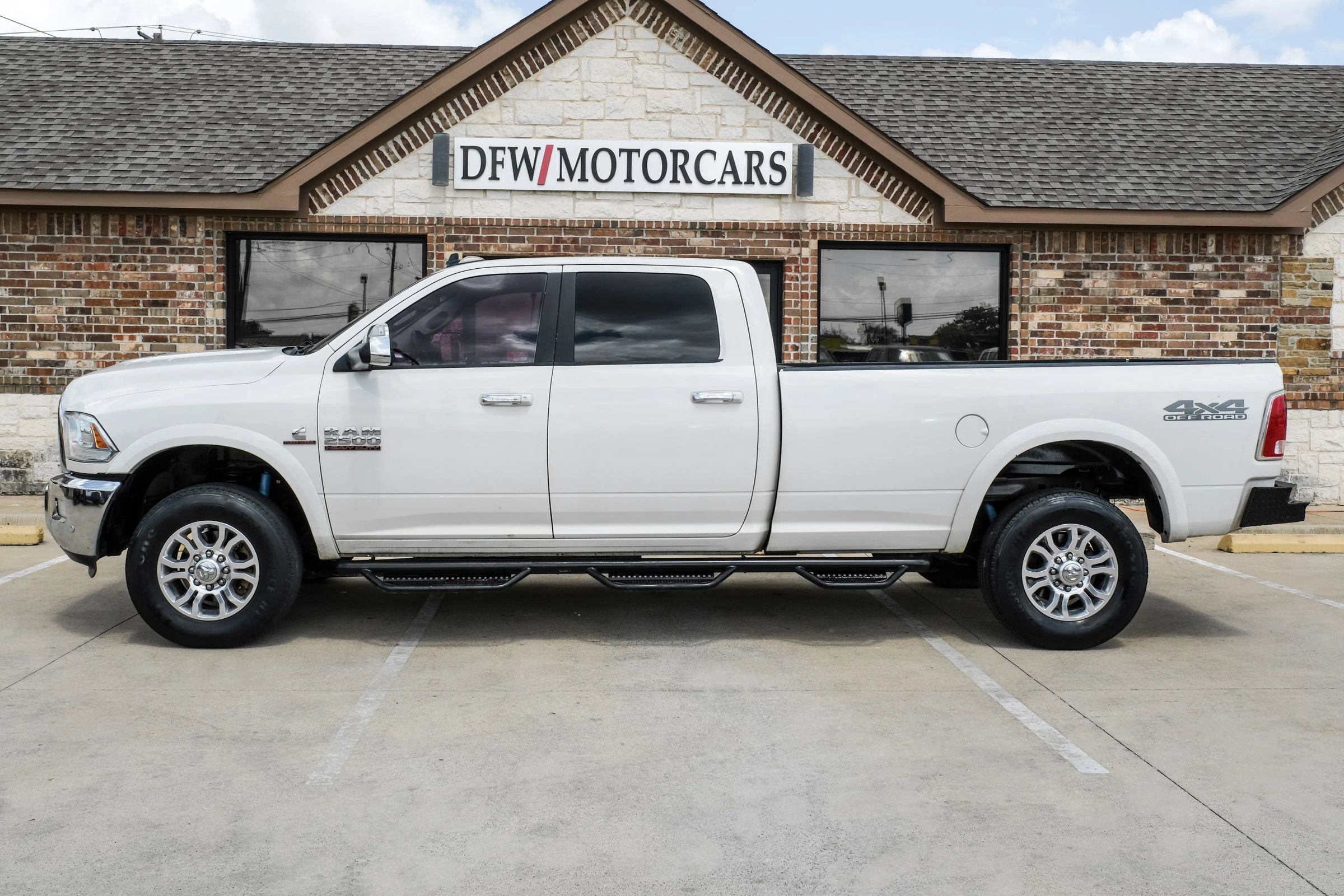 Used 2018 RAM 2500 Laramie AWD/4WD image 7