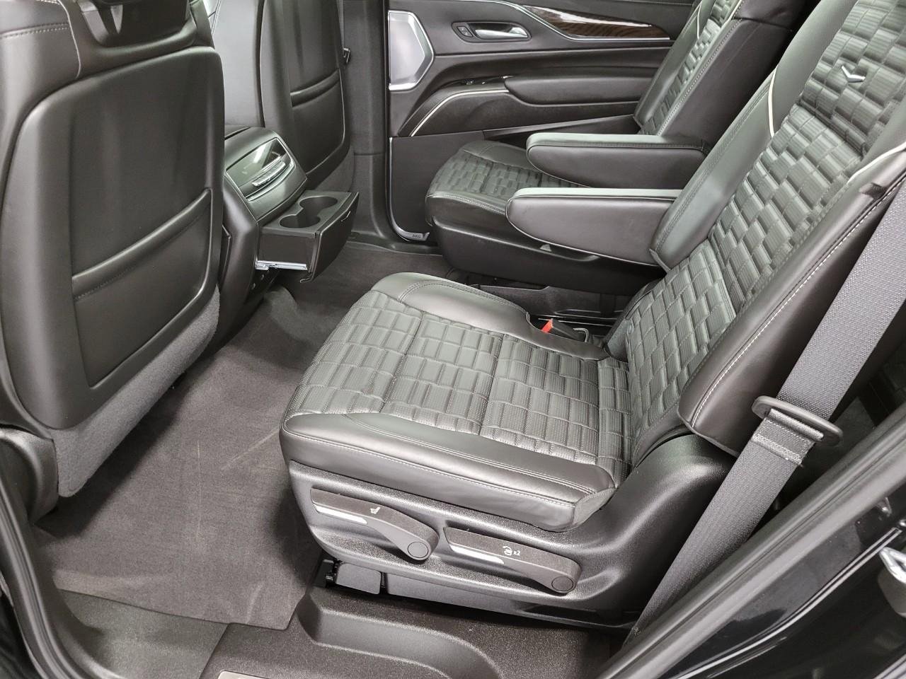 Certified 2024 Cadillac Escalade Sport Platinum w/ Heavy-Duty Trailer Package image 23