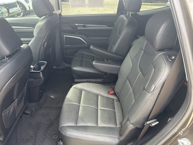 Used 2025 Kia Telluride EX w/ EX Captain's Chair Package FWD image 26