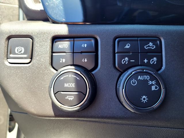 Used 2023 Chevrolet Silverado 1500 LT AWD/4WD image 15