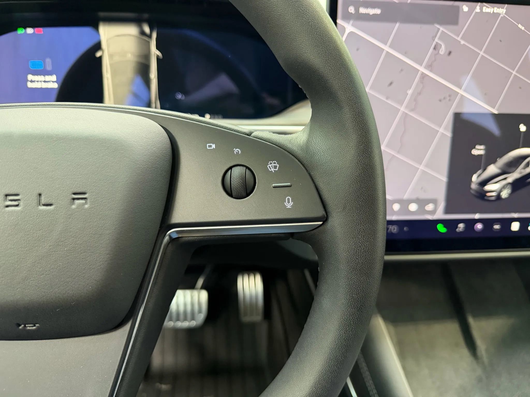 Used 2025 Tesla Model S image 28