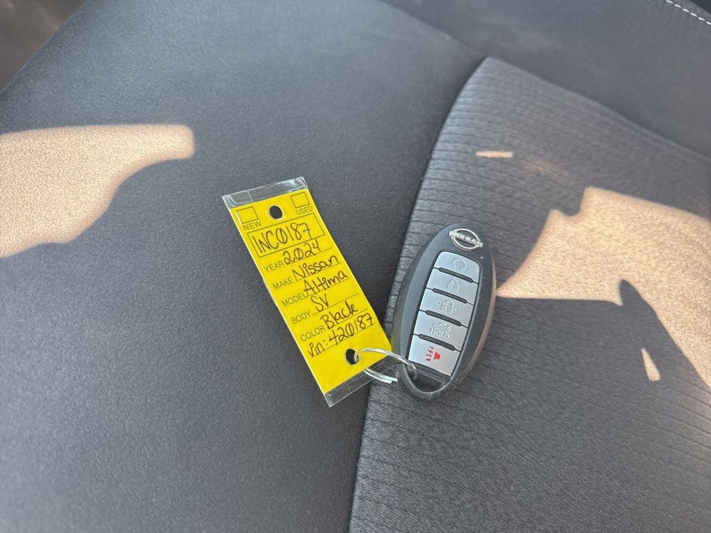 Used 2024 Nissan Altima 2.5 SV FWD image 33
