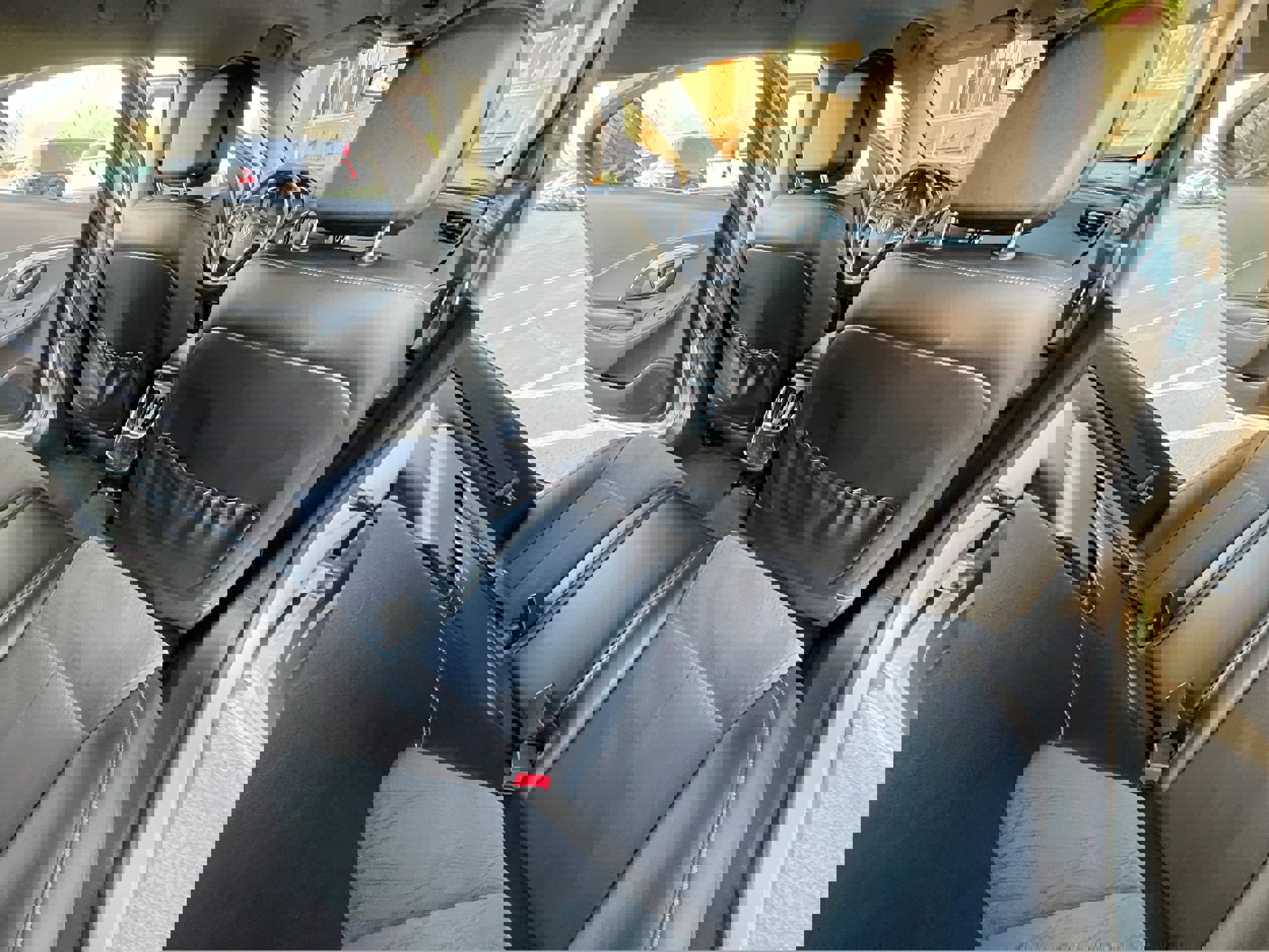 Used 2014 Buick LaCrosse image 22