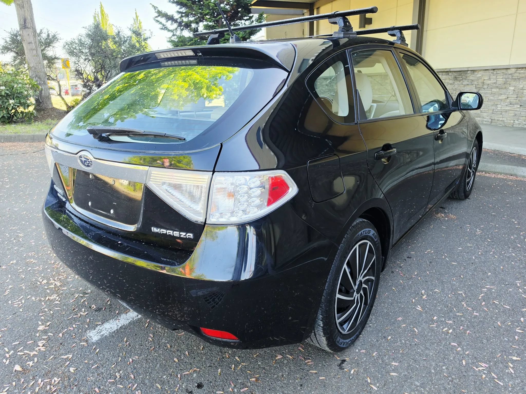 Used 2010 Subaru Impreza 2.5i Premium AWD/4WD image 5