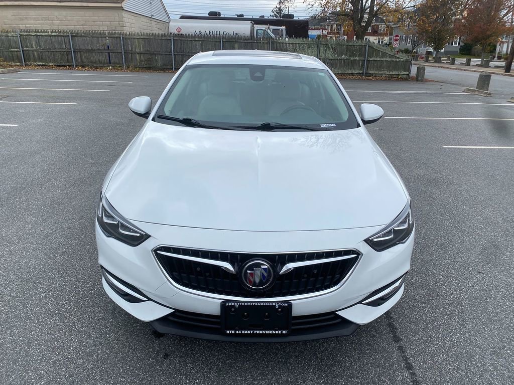 Used 2019 Buick Regal Essence w/ Driver Confidence Package I image 3