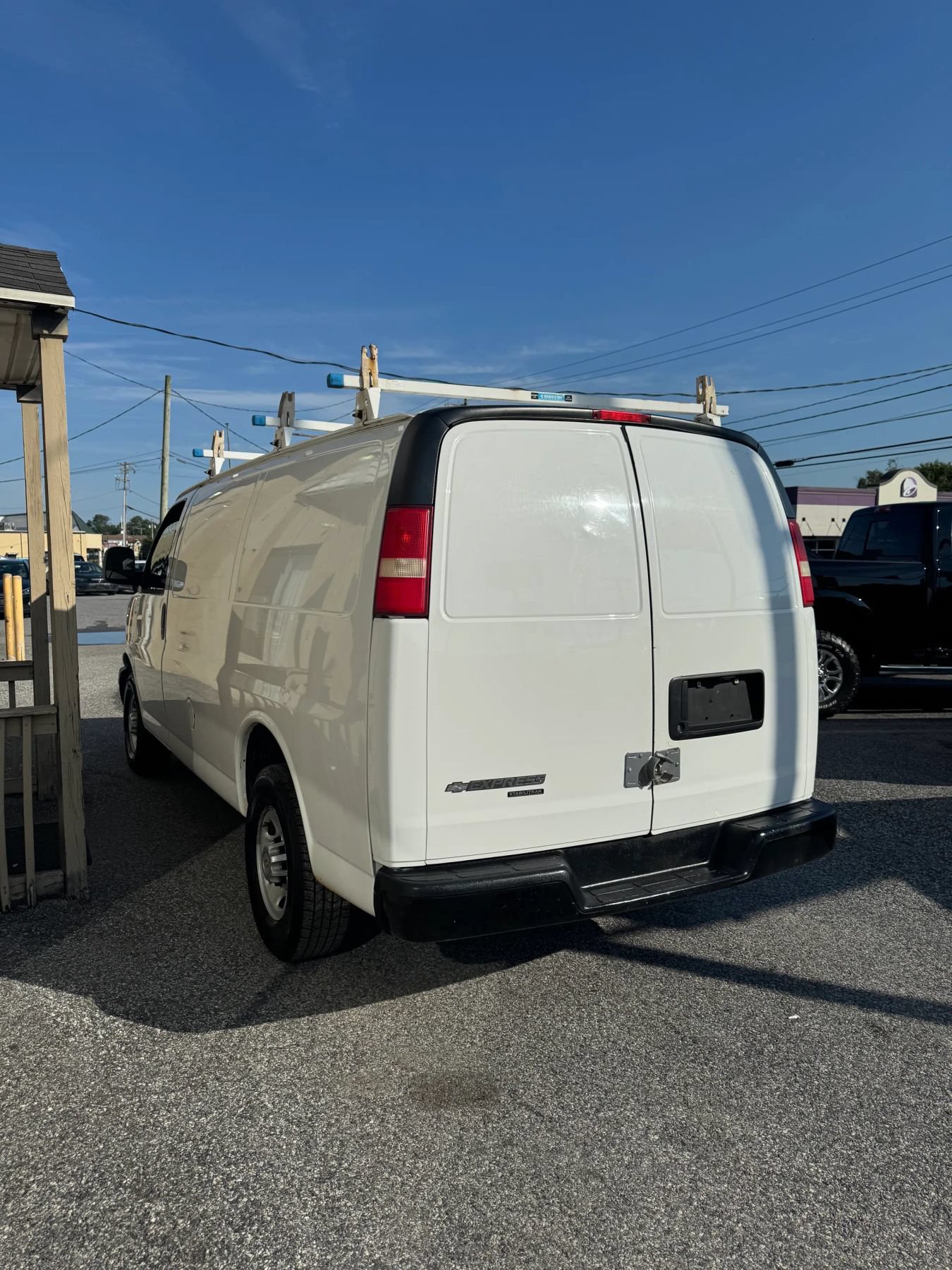 Used 2012 Chevrolet Express 2500 RWD image 6