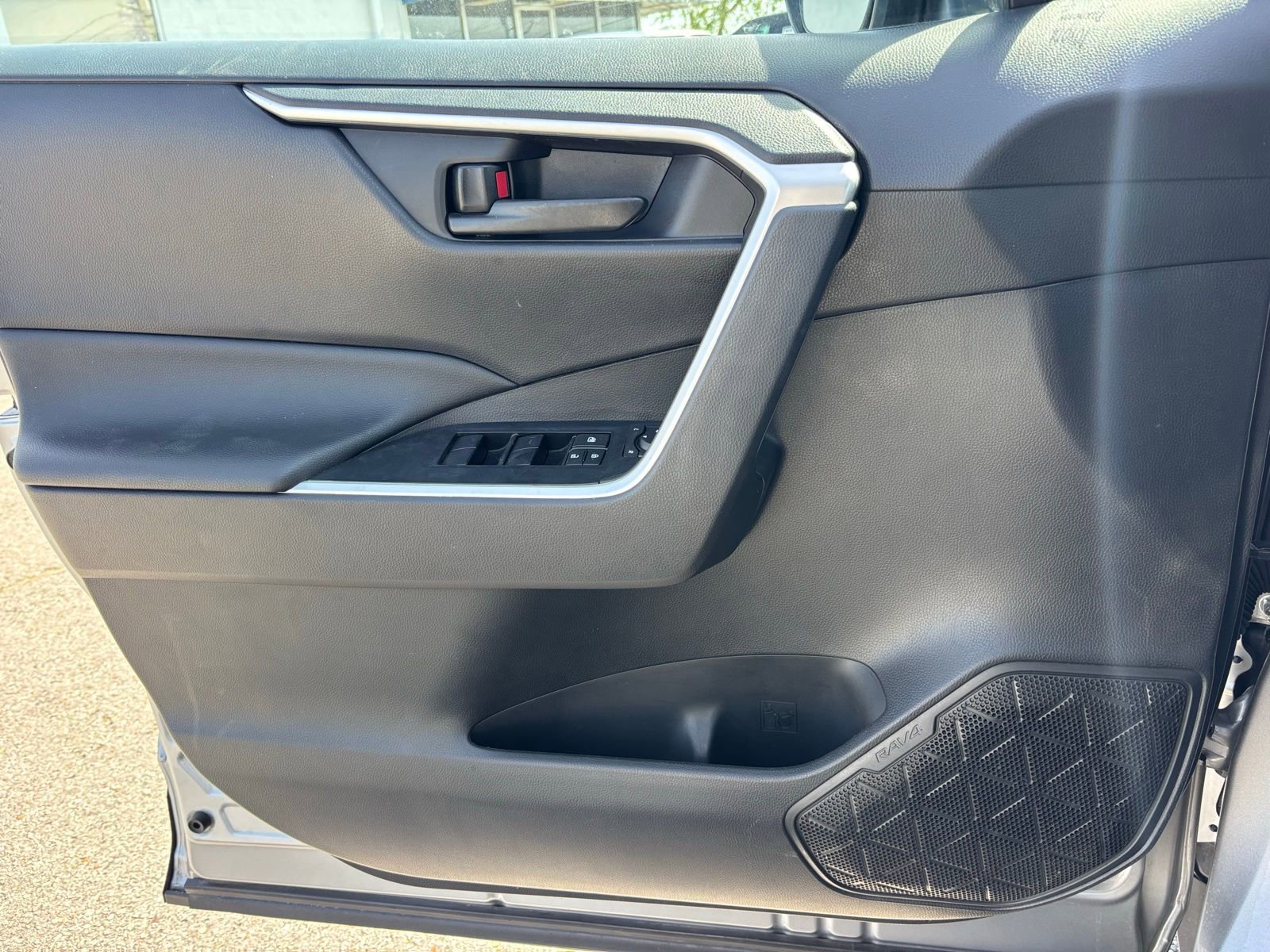 Used 2025 Toyota RAV4 LE FWD image 10