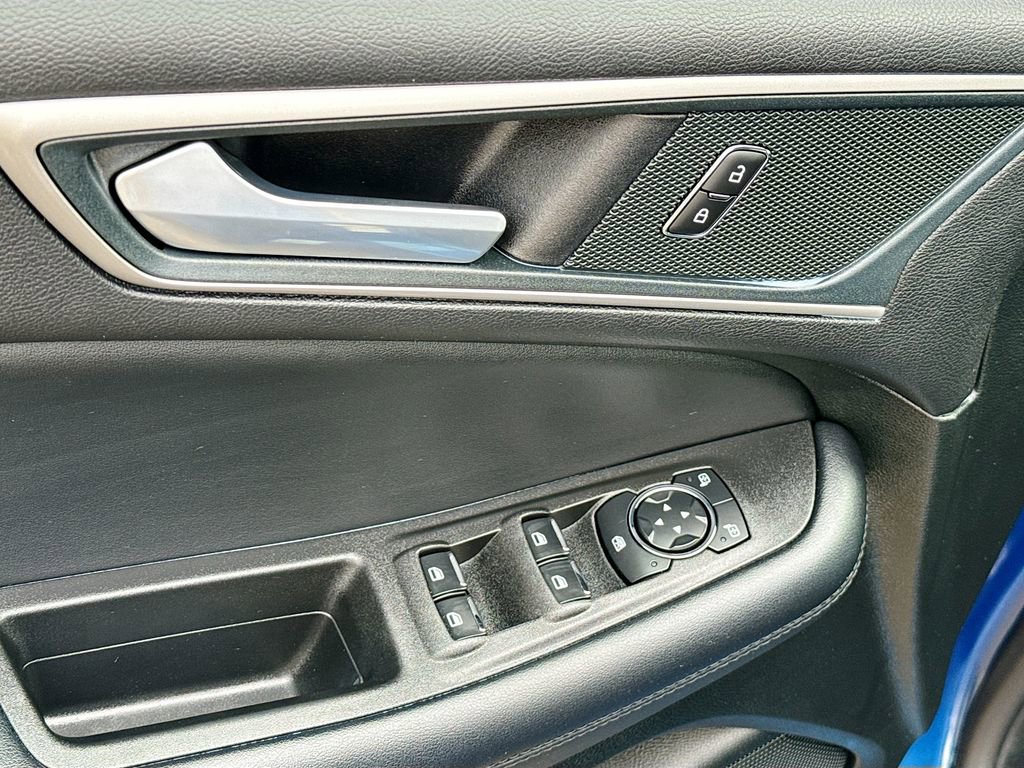 Used 2024 Ford Edge SEL w/ Convenience Package image 15