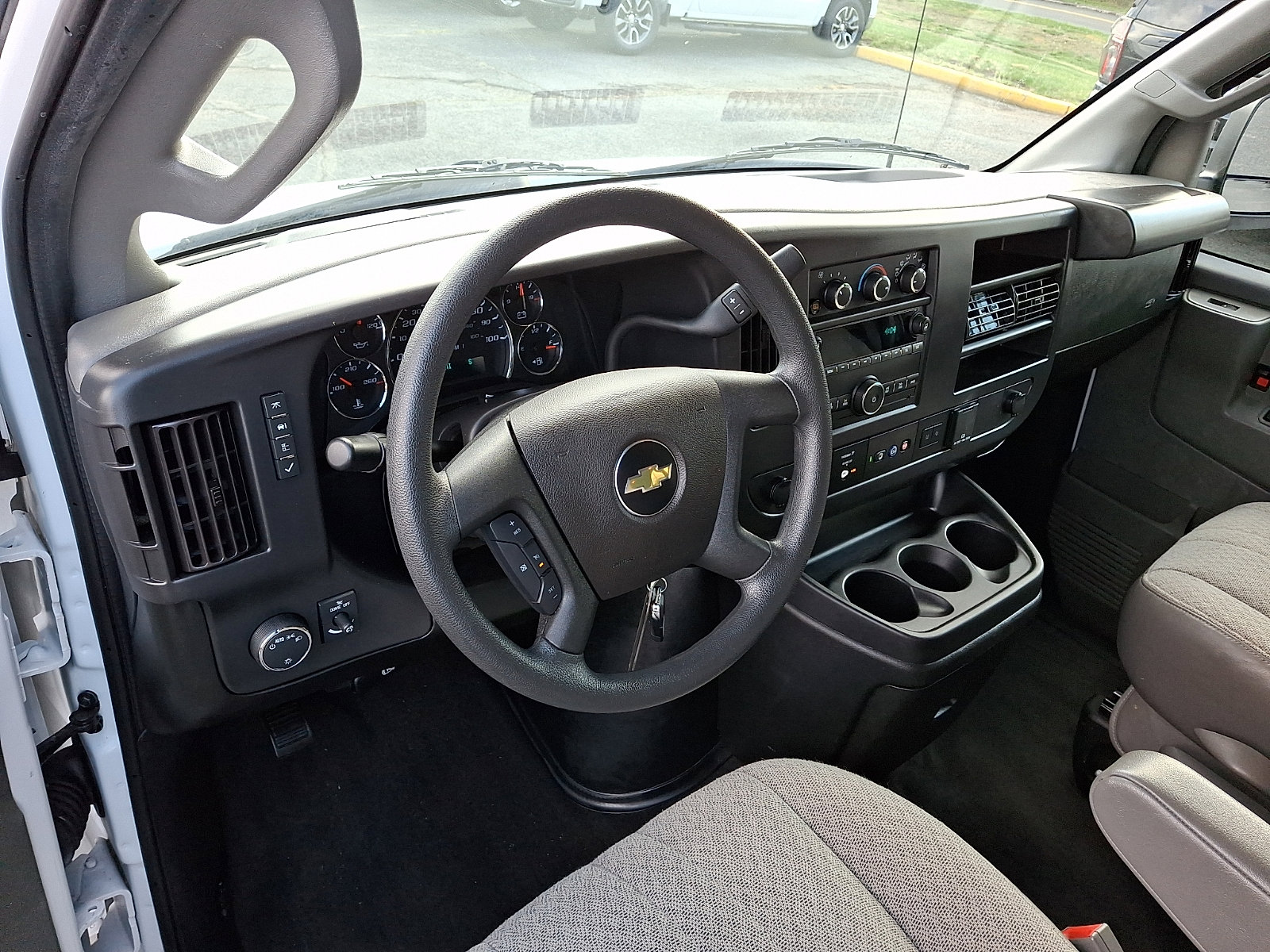 Used 2024 Chevrolet Express 3500 LT w/ LT Preferred Equipment Group RWD image 26