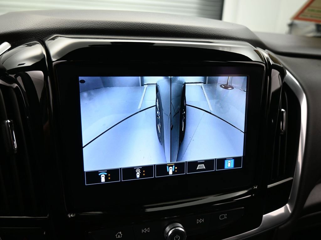 Used 2023 Chevrolet Traverse RS image 26