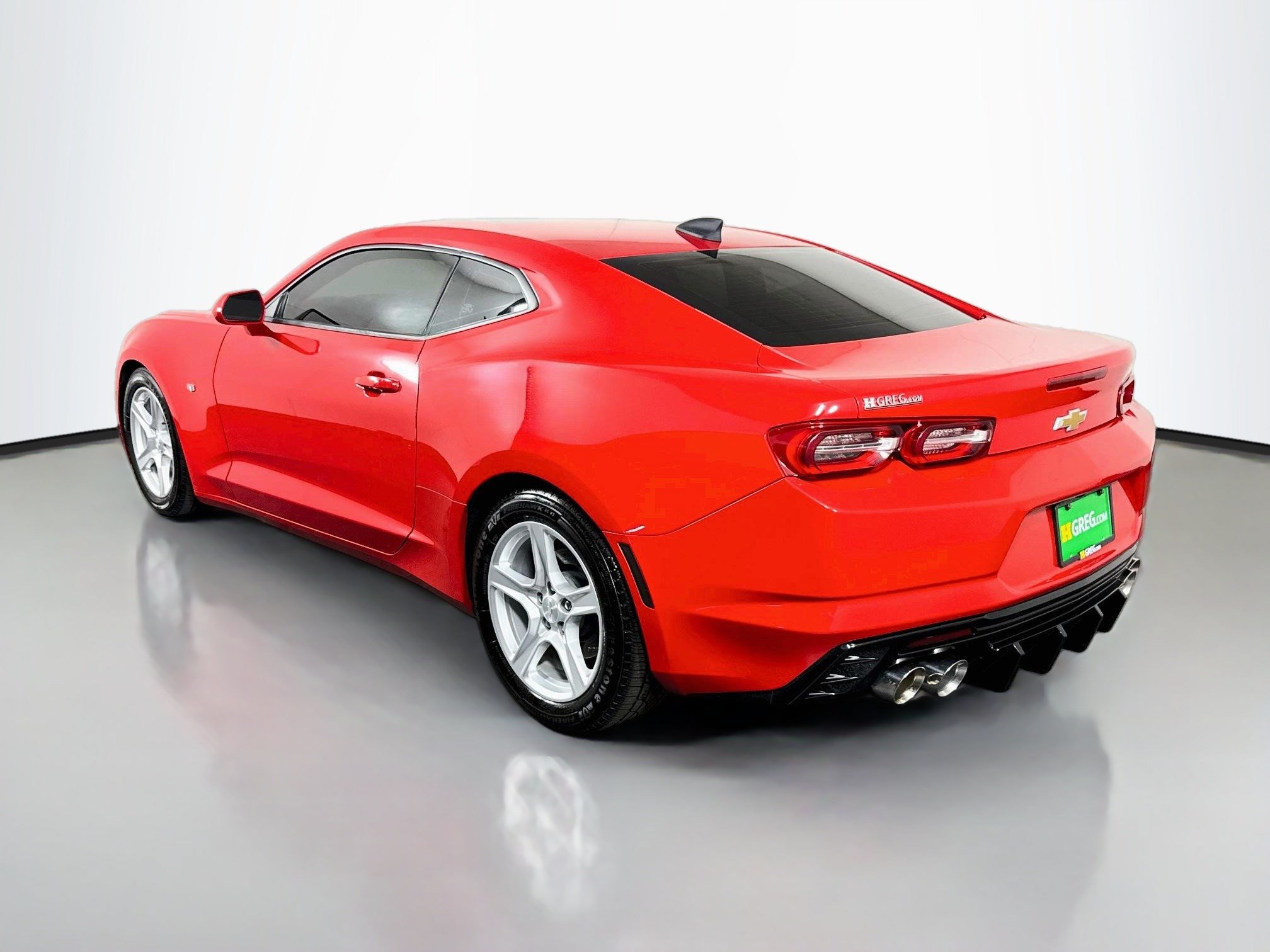 Used 2022 Chevrolet Camaro LT RWD image 7