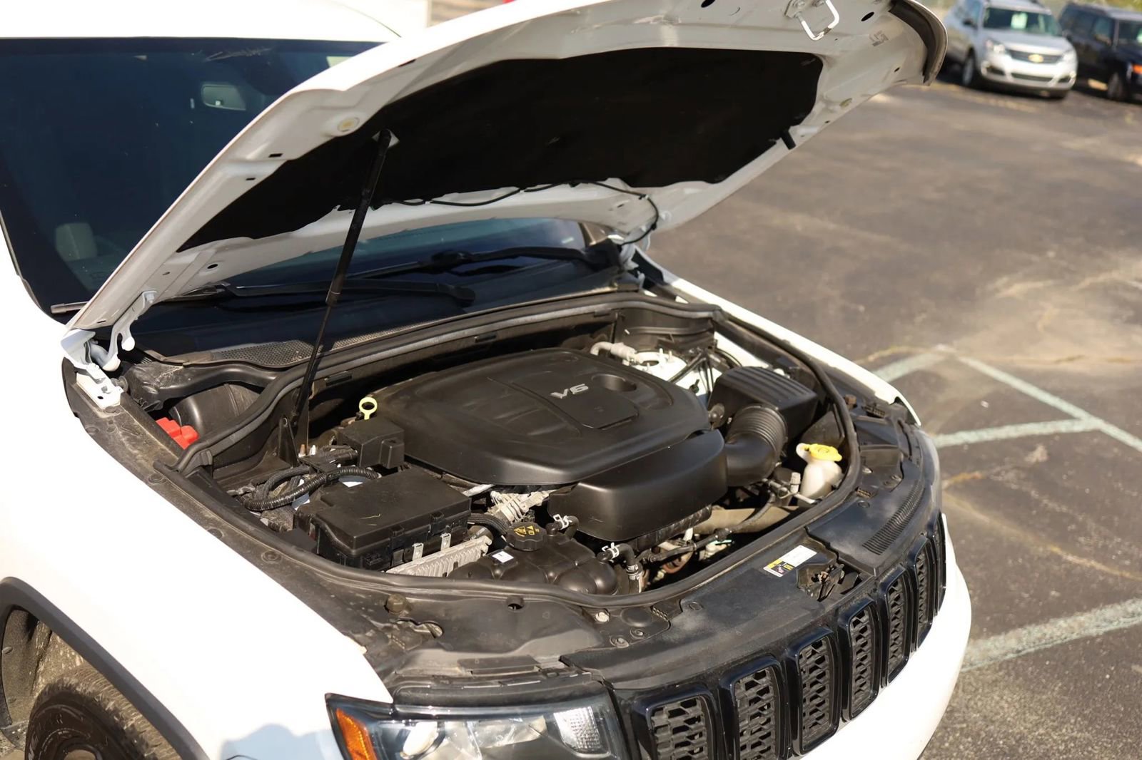 Used 2018 Jeep Grand Cherokee Laredo image 47