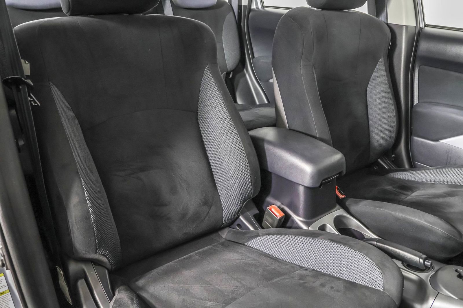 Used 2009 Mitsubishi Outlander ES image 40