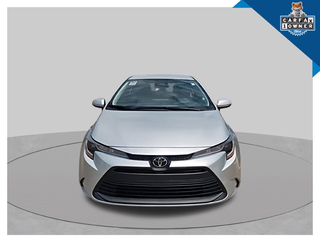 Used 2025 Toyota Corolla LE FWD image 2