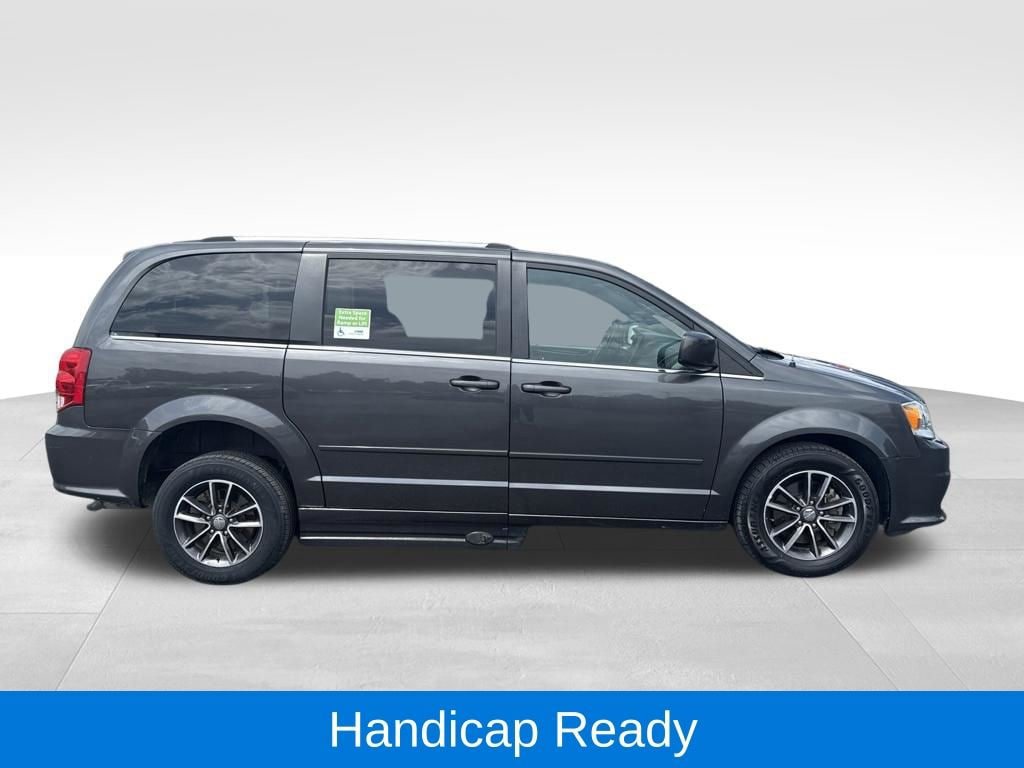 Used 2017 Dodge Grand Caravan SXT FWD video 2