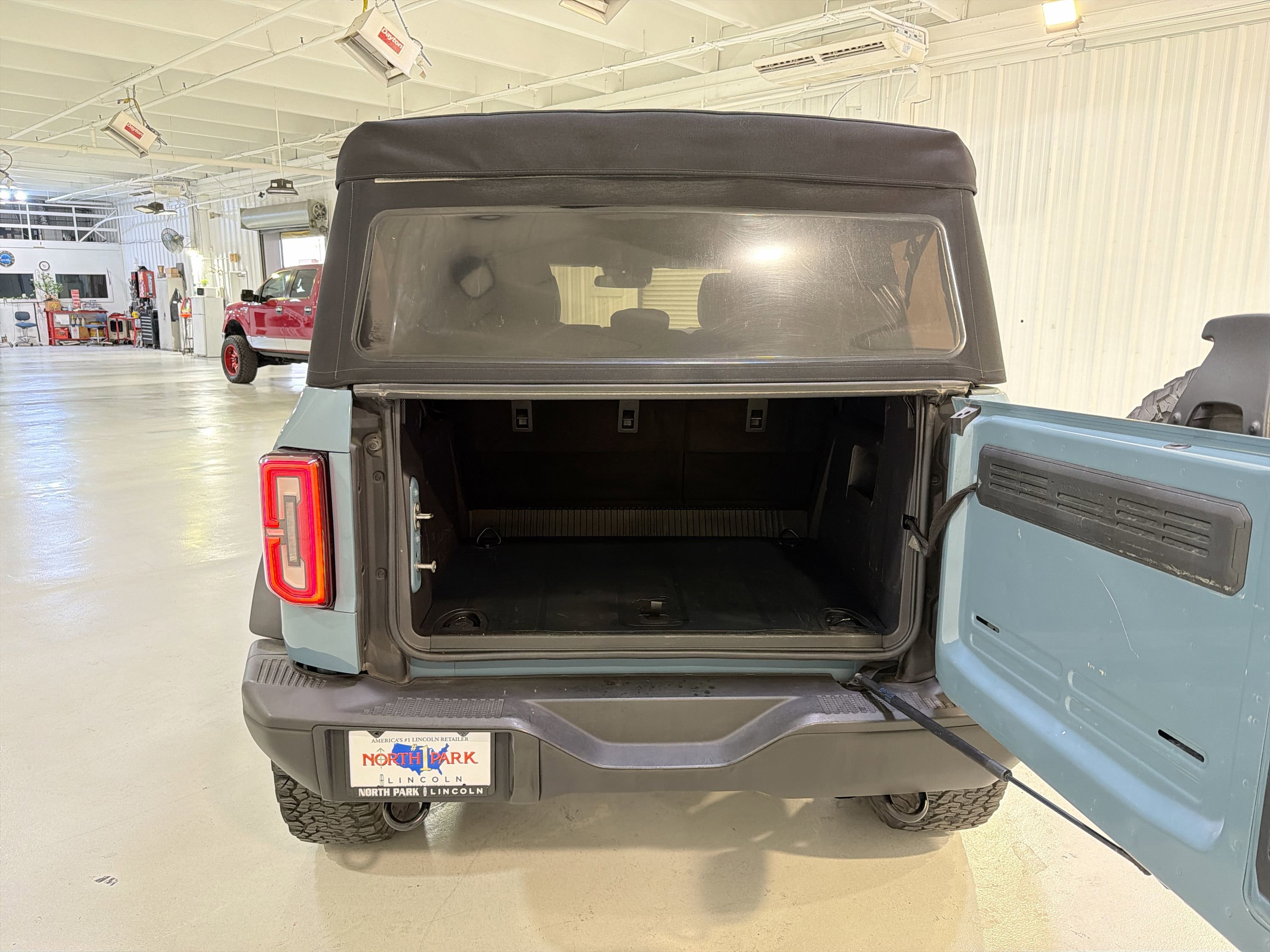 Used 2022 Ford Bronco Badlands image 26