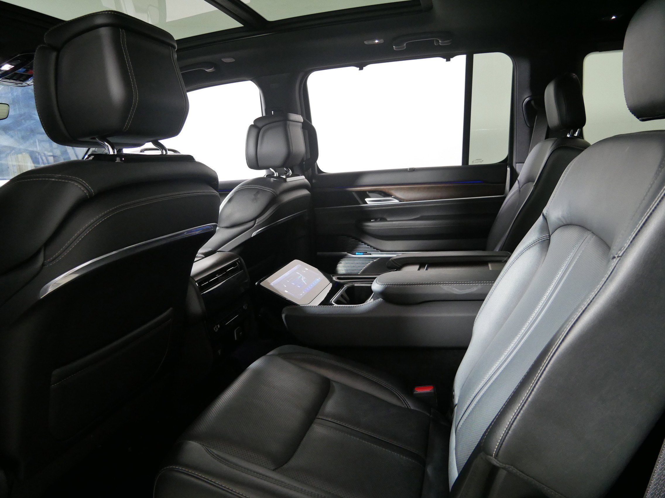 Used 2022 Jeep Grand Wagoneer Series I image 32