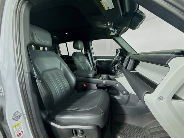 Certified 2022 Land Rover Defender 110 X-Dynamic HSE image 30