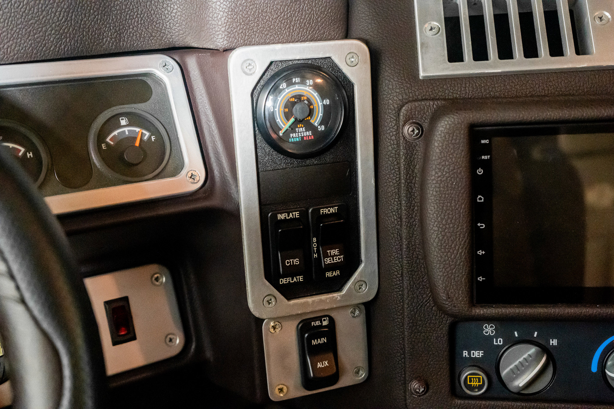 Used 2003 HUMMER H1 4-Door Wagon image 41