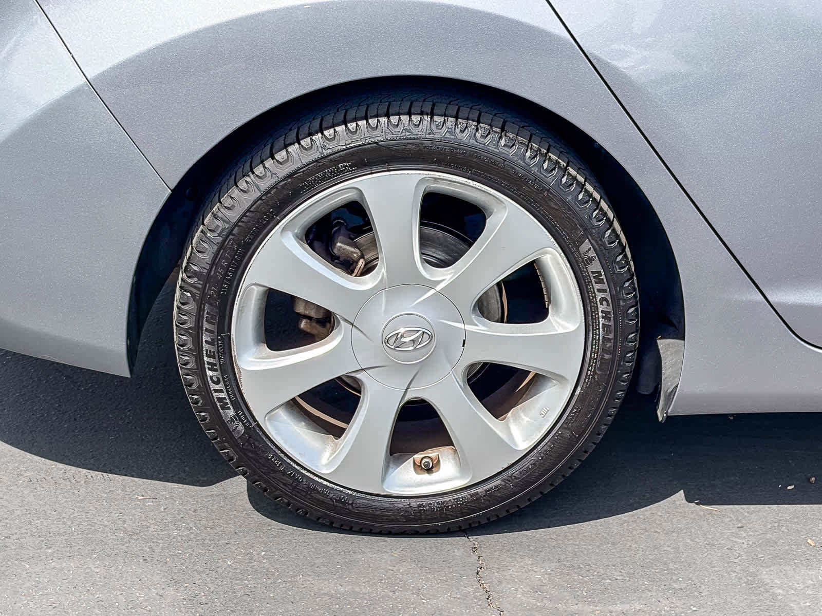 Used 2011 Hyundai Elantra Limited w/ Premium Pkg 5 FWD image 10