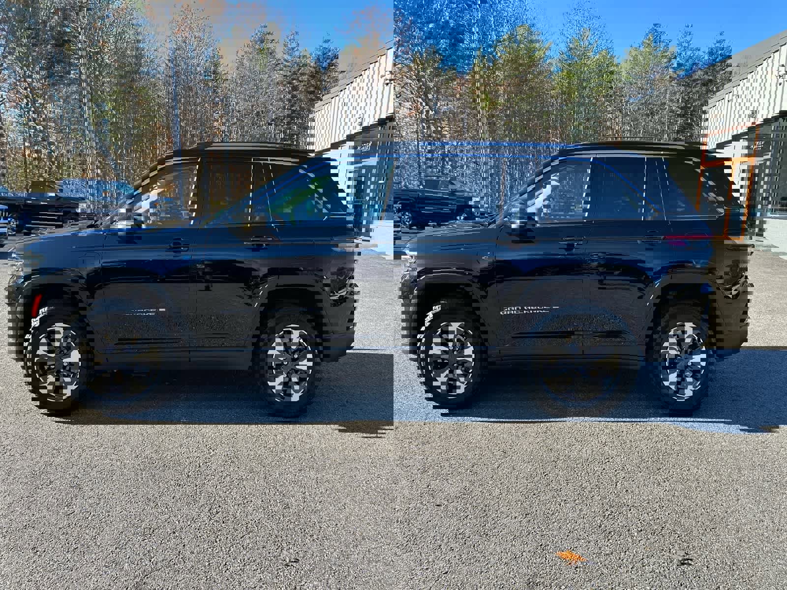 Used 2023 Jeep Grand Cherokee 4WD 4xe image 12