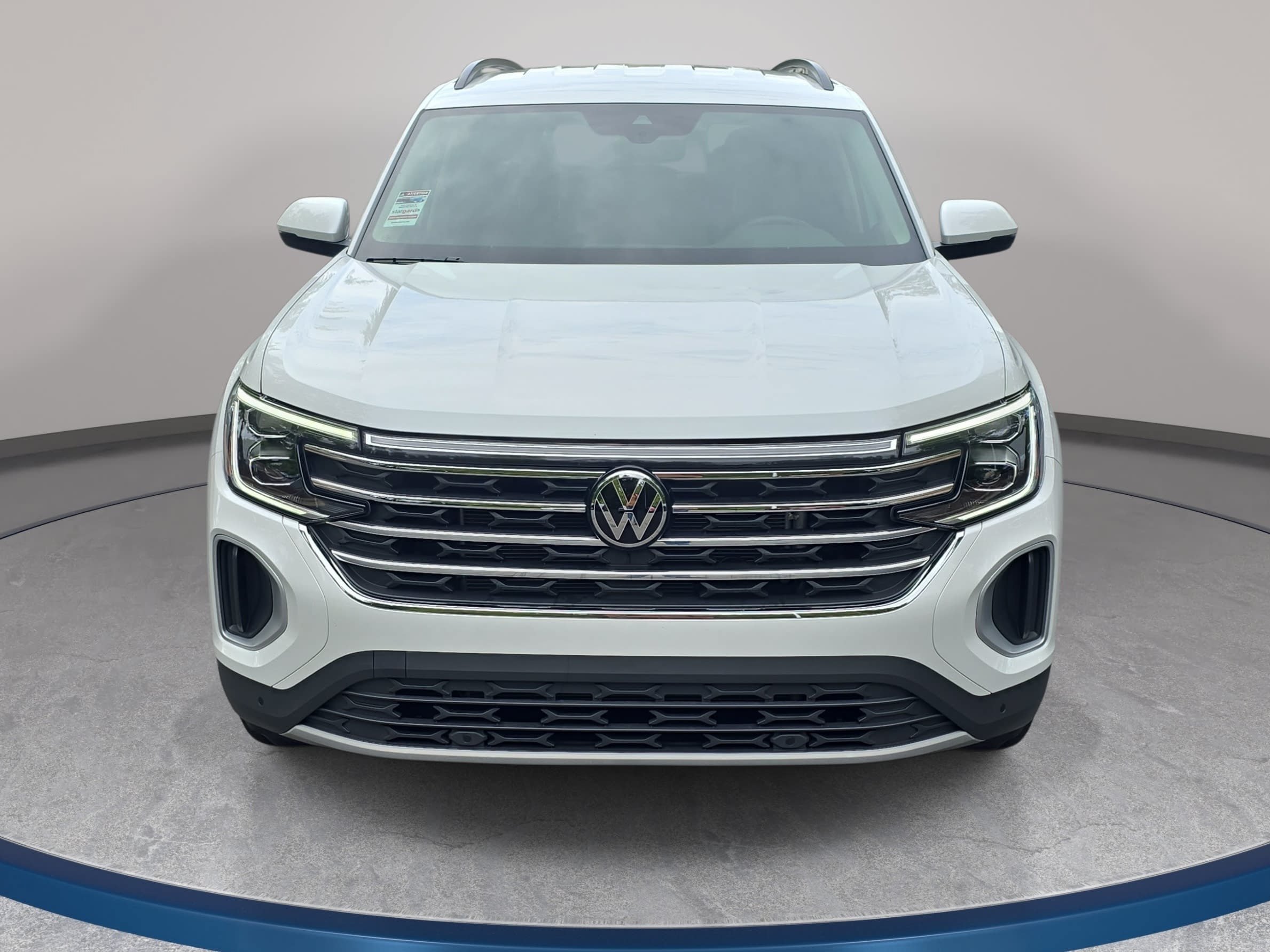 Used 2026 Volkswagen Atlas SE w/ Black Wheel Package FWD image 2