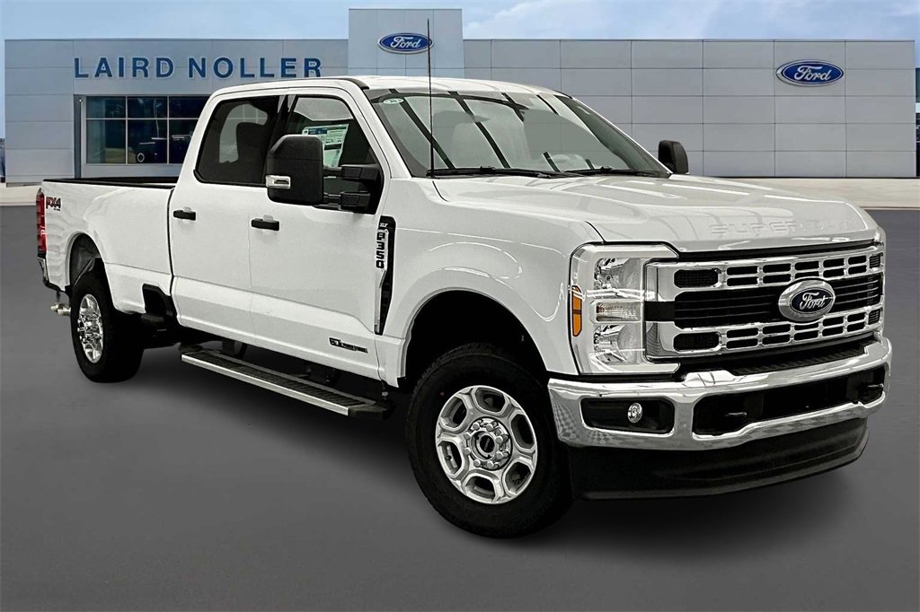 New 2026 Ford F350 XLT image 2