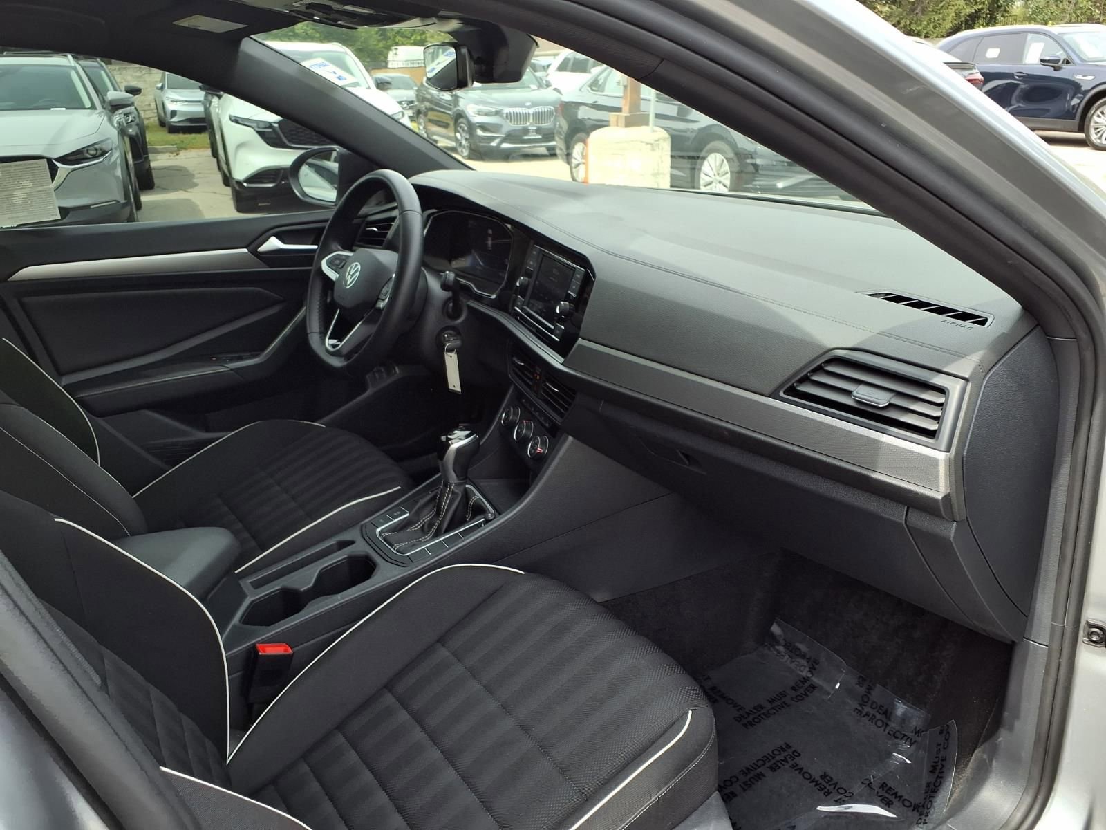 Certified 2024 Volkswagen Jetta Sport image 25