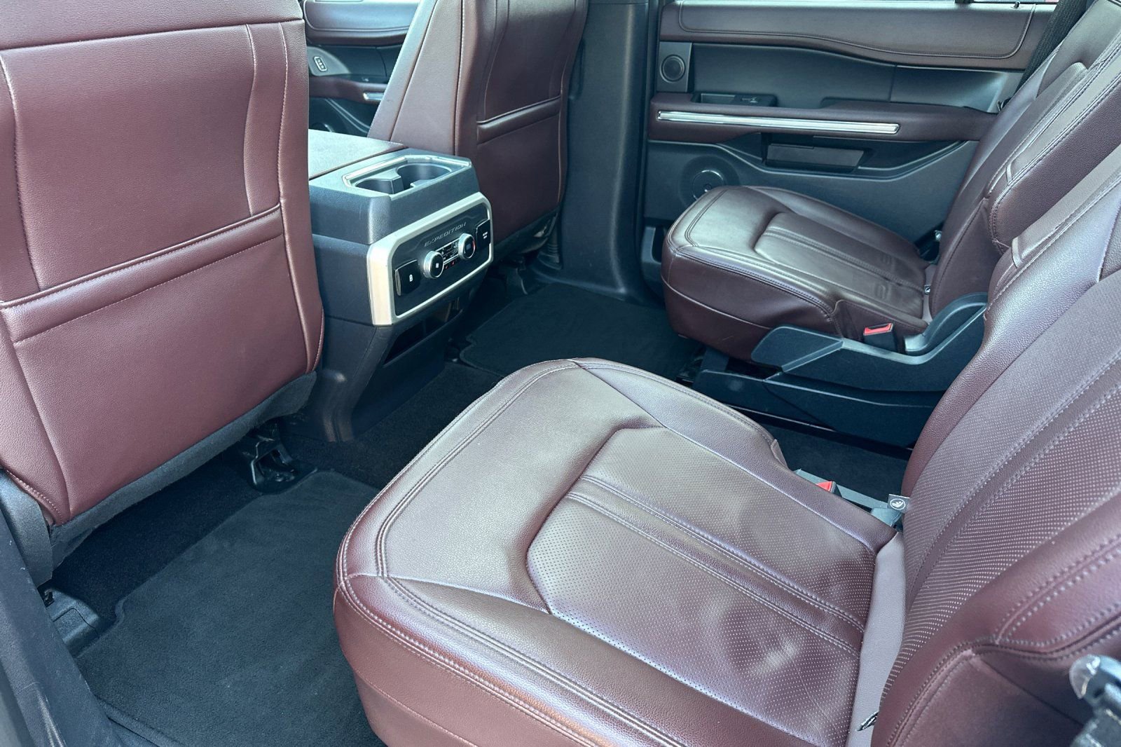 Used 2023 Ford Expedition Limited image 13
