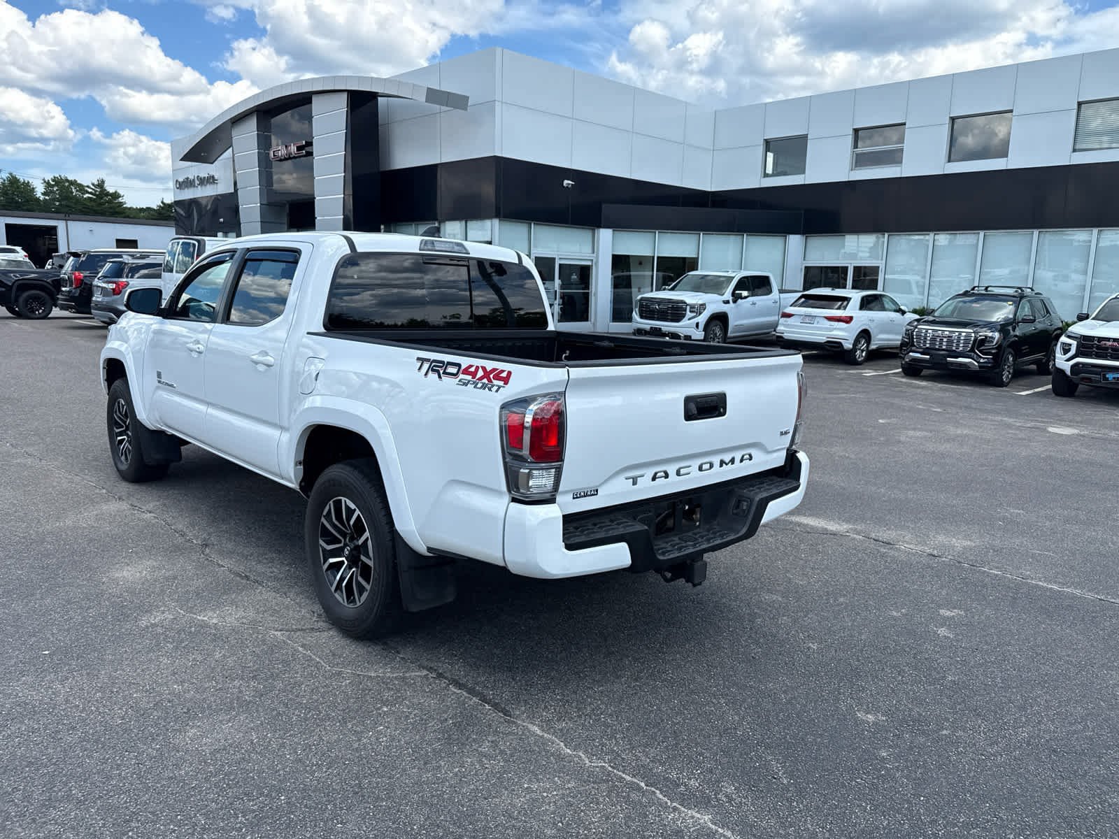 Used 2022 Toyota Tacoma TRD Sport AWD/4WD image 3