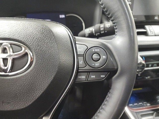 Used 2020 Toyota RAV4 Limited image 31