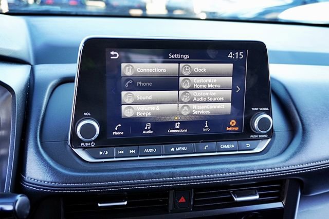 Used 2024 Nissan Rogue SV FWD image 27