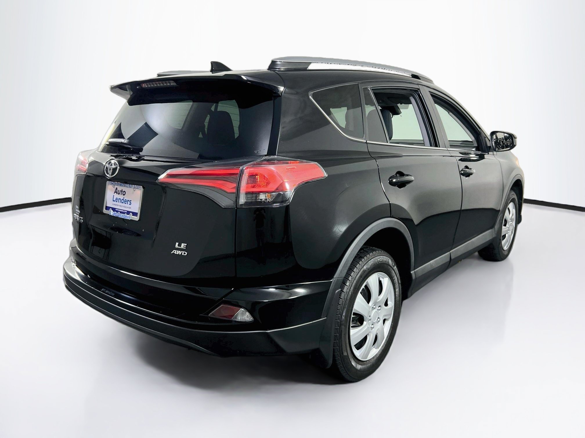 Used 2018 Toyota RAV4 LE w/ All Weather Liner Package AWD/4WD image 5