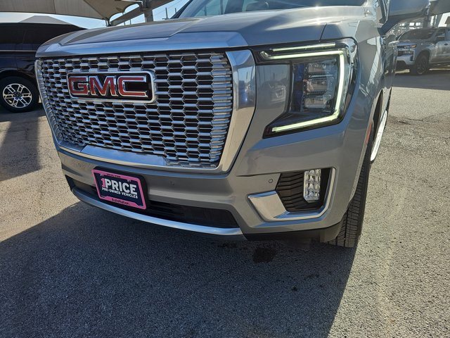 Used 2024 GMC Yukon XL Denali w/ Advanced Technology Package image 9