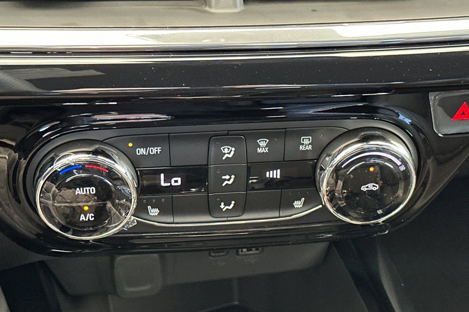 New 2026 Chevrolet Trax RS w/ Driver Confidence Package image 22