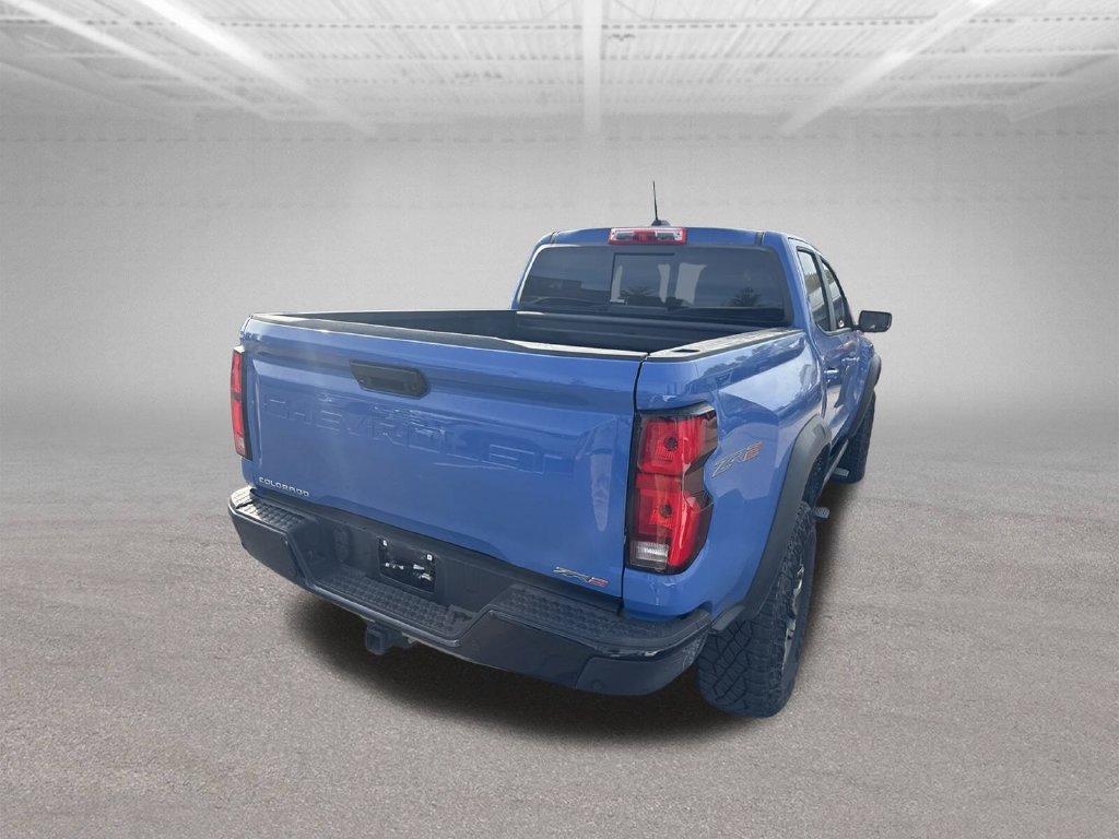 Used 2025 Chevrolet Colorado ZR2 w/ Technology Package AWD/4WD image 9