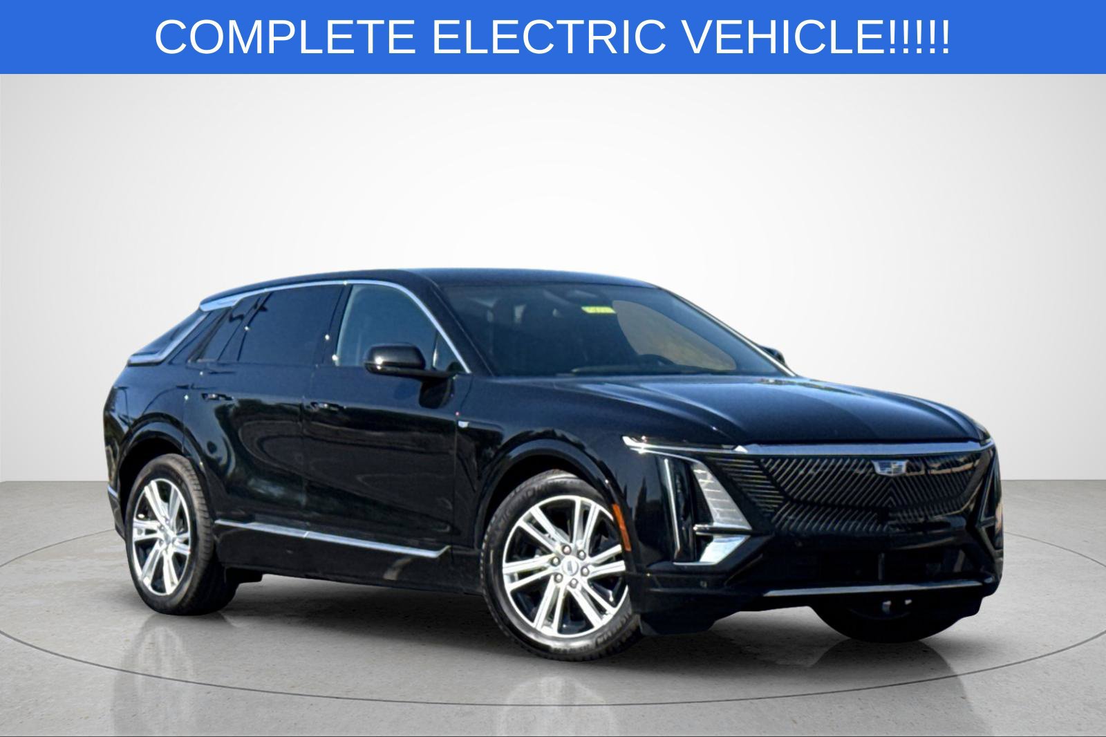 Used 2024 Cadillac Lyriq Tech AWD/4WD image 2