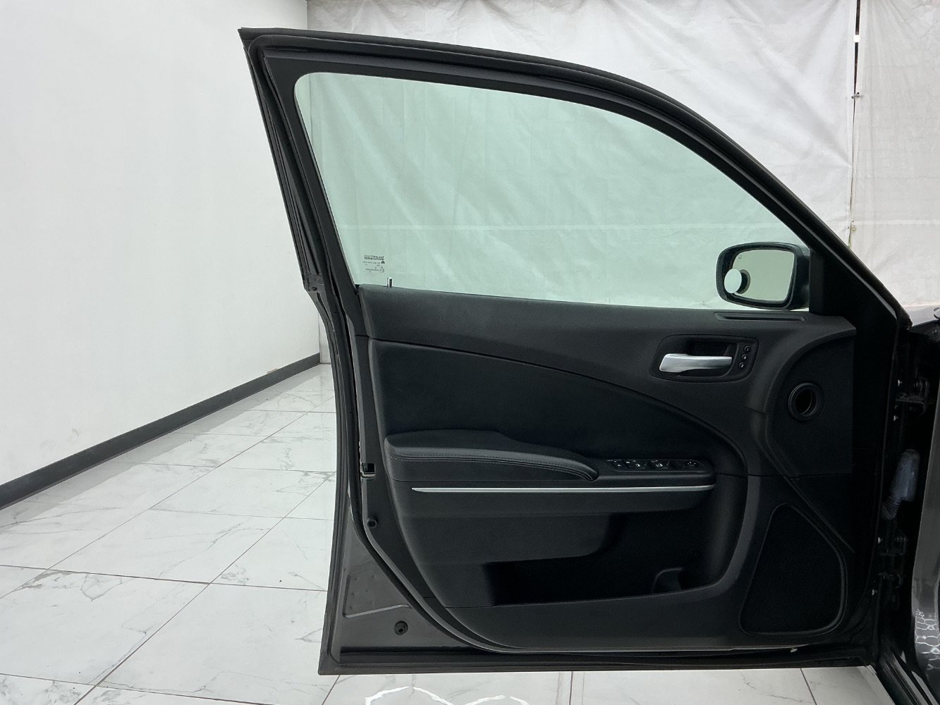 Used 2020 Dodge Charger SXT w/ Leather Interior Group RWD image 18