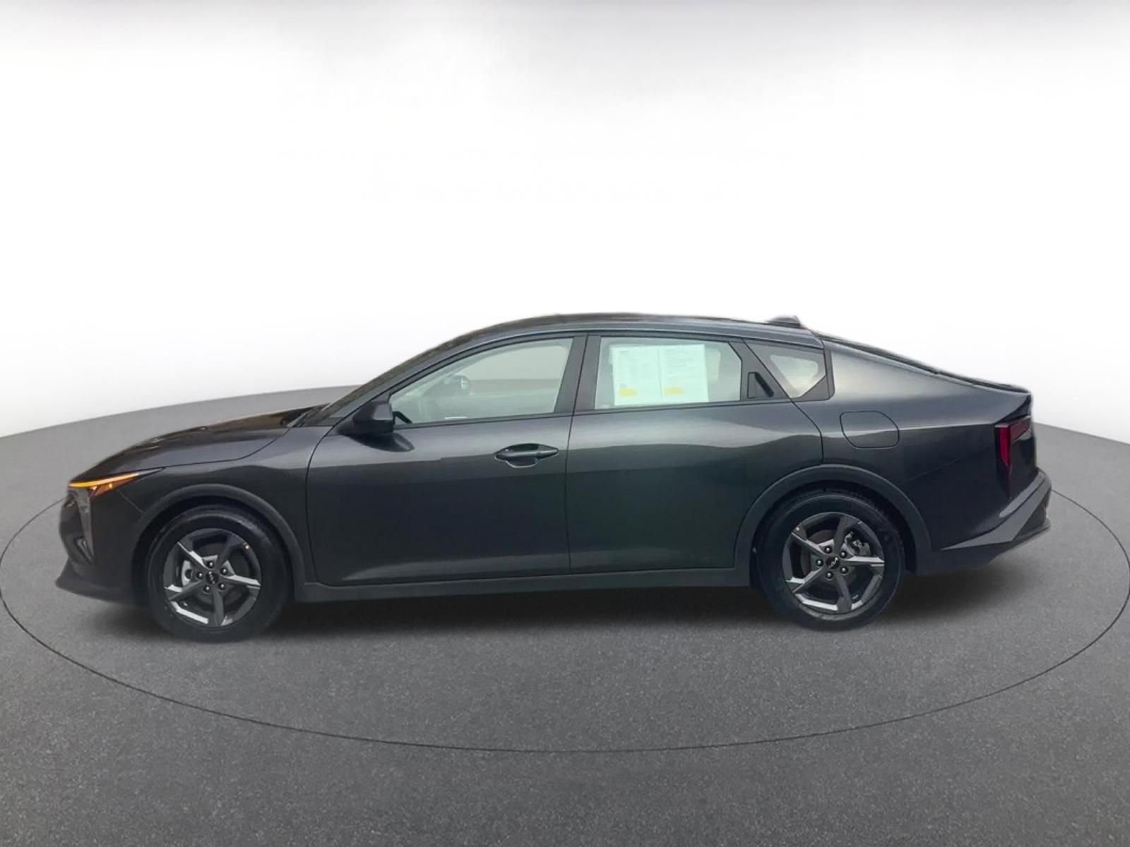 Used 2025 Kia K4 LXS image 9