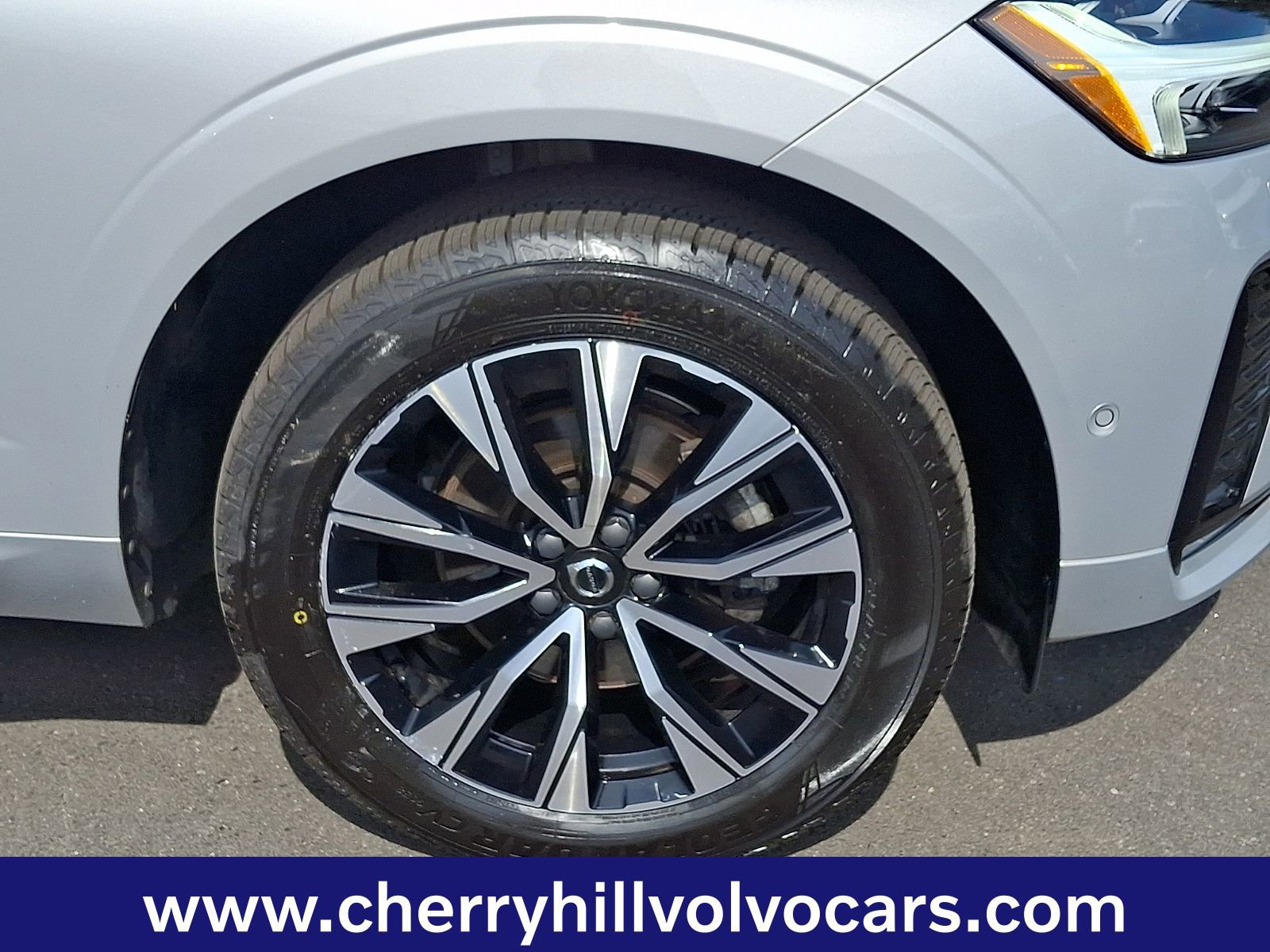 Certified 2023 Volvo XC60 B5 Plus w/ Protection Package Premier image 9